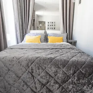  Appartement Le Petit Prince- Studio Cosy 2 Pers -metro Valmy France